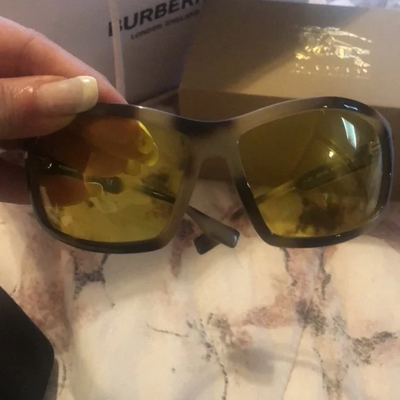 Authentic Burberry Sunglasses very cute! NWT Check Square Sunglasses in Birch brown - Women | Burberry  main image 3